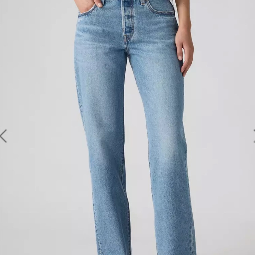 Levi's 501 90s Selvedge Straight Leg Jeans in Light Blue Wash